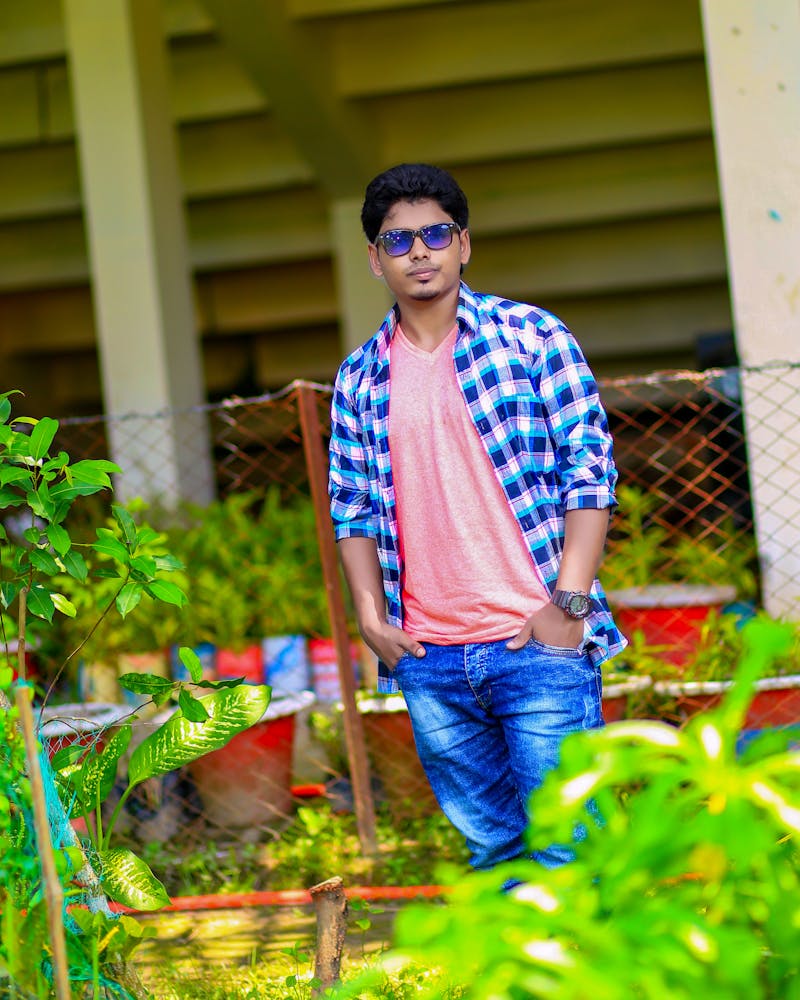 Canvas Sneaker — Embroidered Floral White