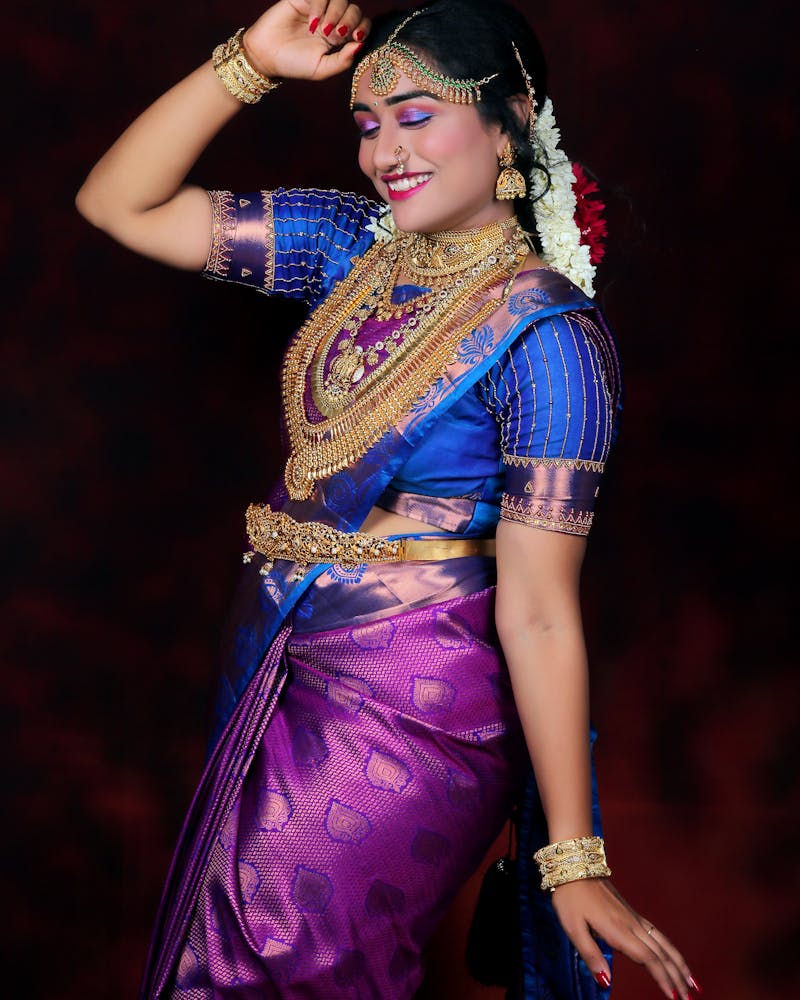 Gadwal Silk Saree — Contrast Cotton Body