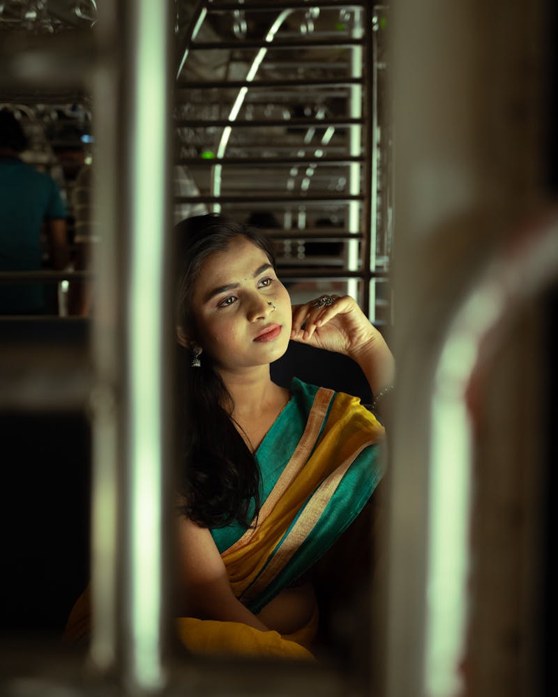 Uppada Jamdani Silk Saree — Cream & Gold Motifs